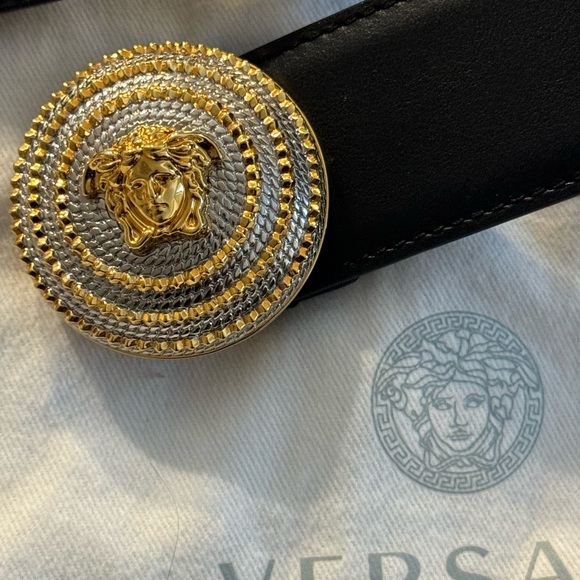New Authentic Versace Black leather gold/silver tone Medusa-buckle belt - Picture 9 of 16